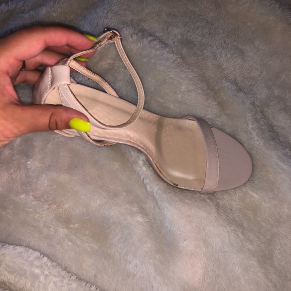 Nude heels - Picture 2 of 2